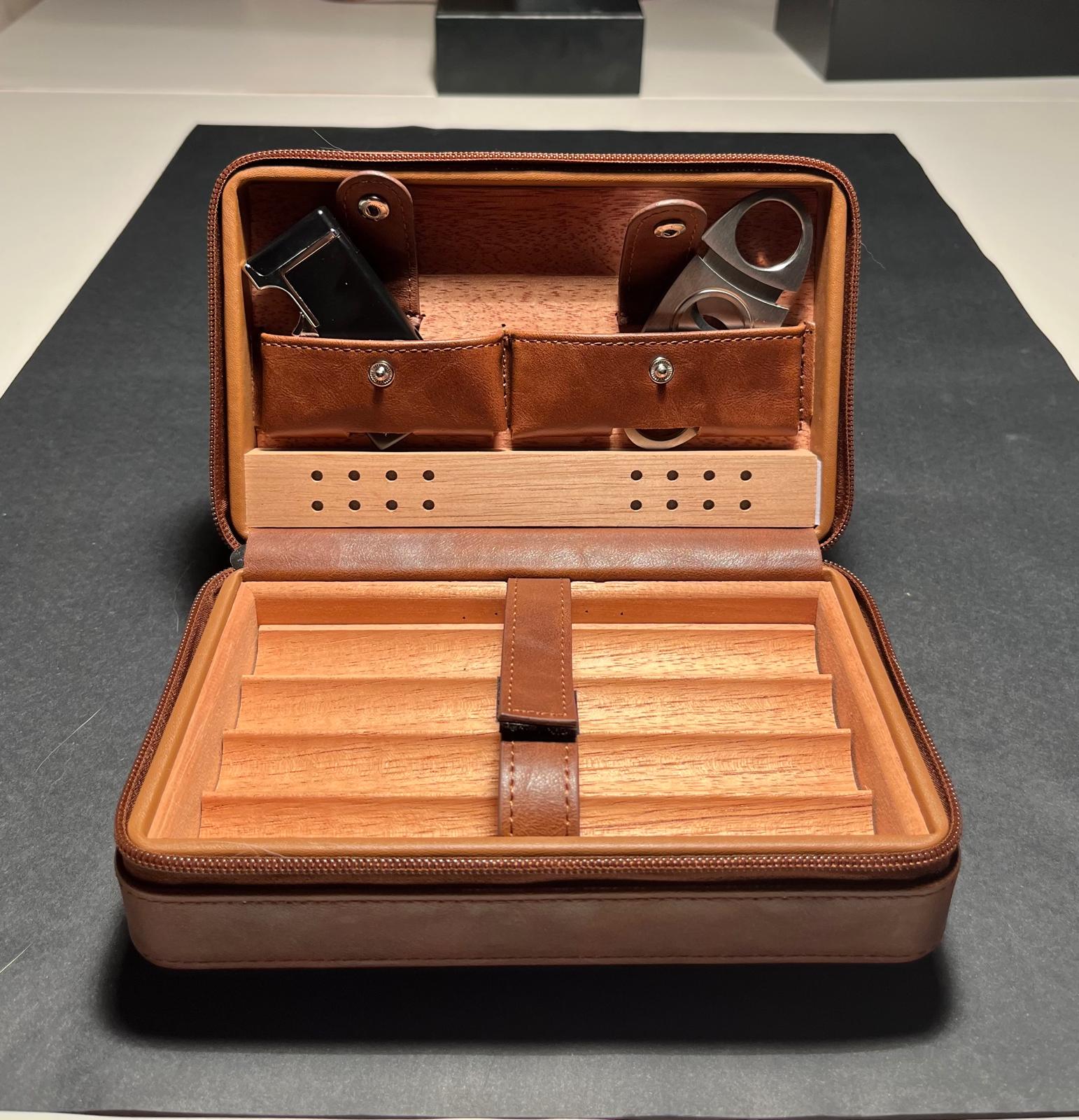 Humidor Özellikli Deri Puro Seyahat Çantası (Çakmak & Kesici Dahil)