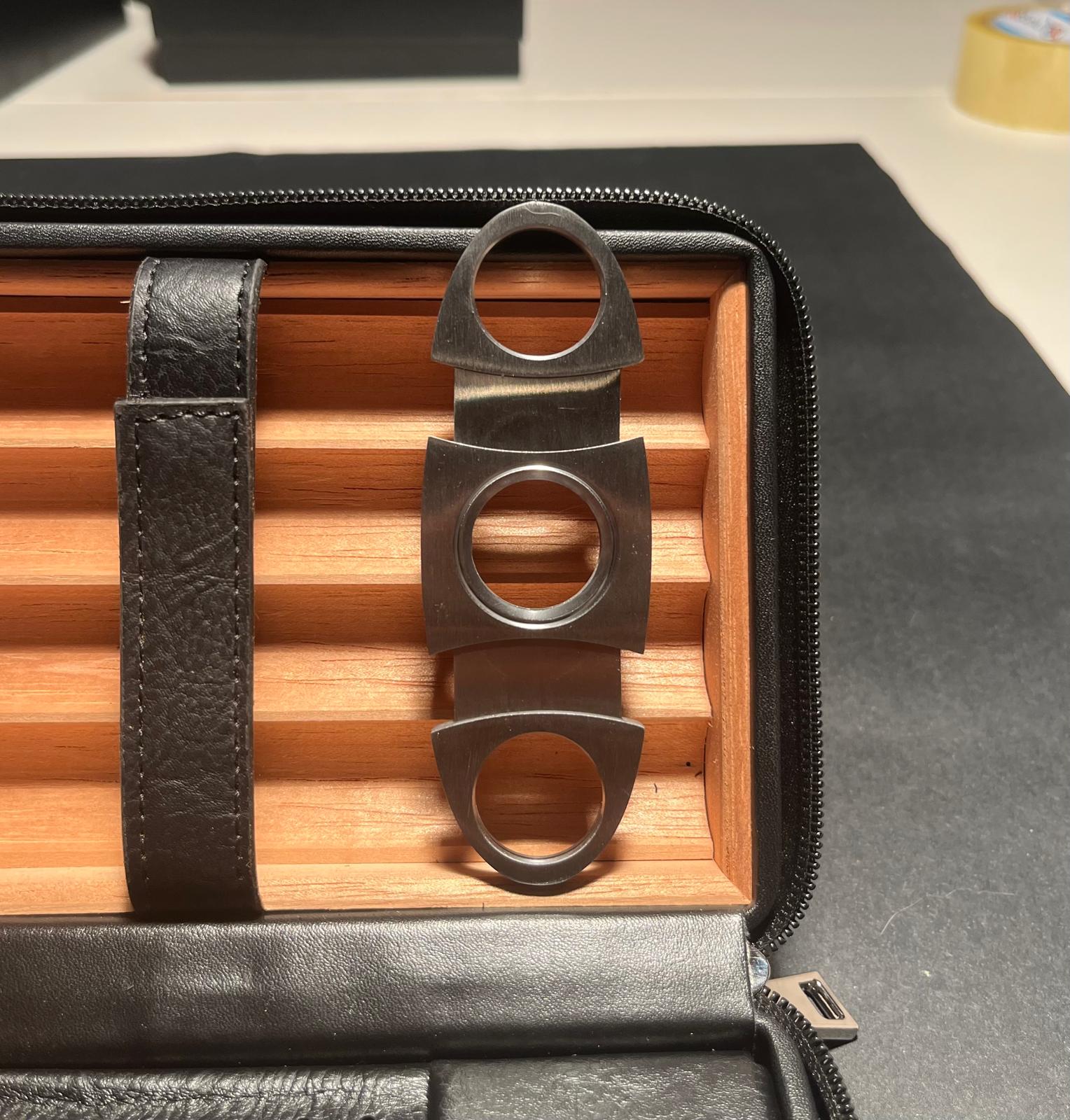 Humidor Özellikli Deri Puro Seyahat Çantası (Çakmak & Kesici Dahil)